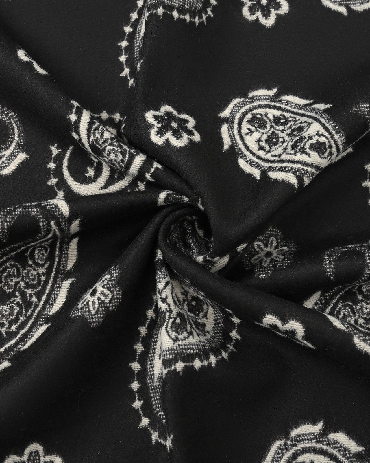 Dikke zwart/witte sjaal met paisley print - Nouka