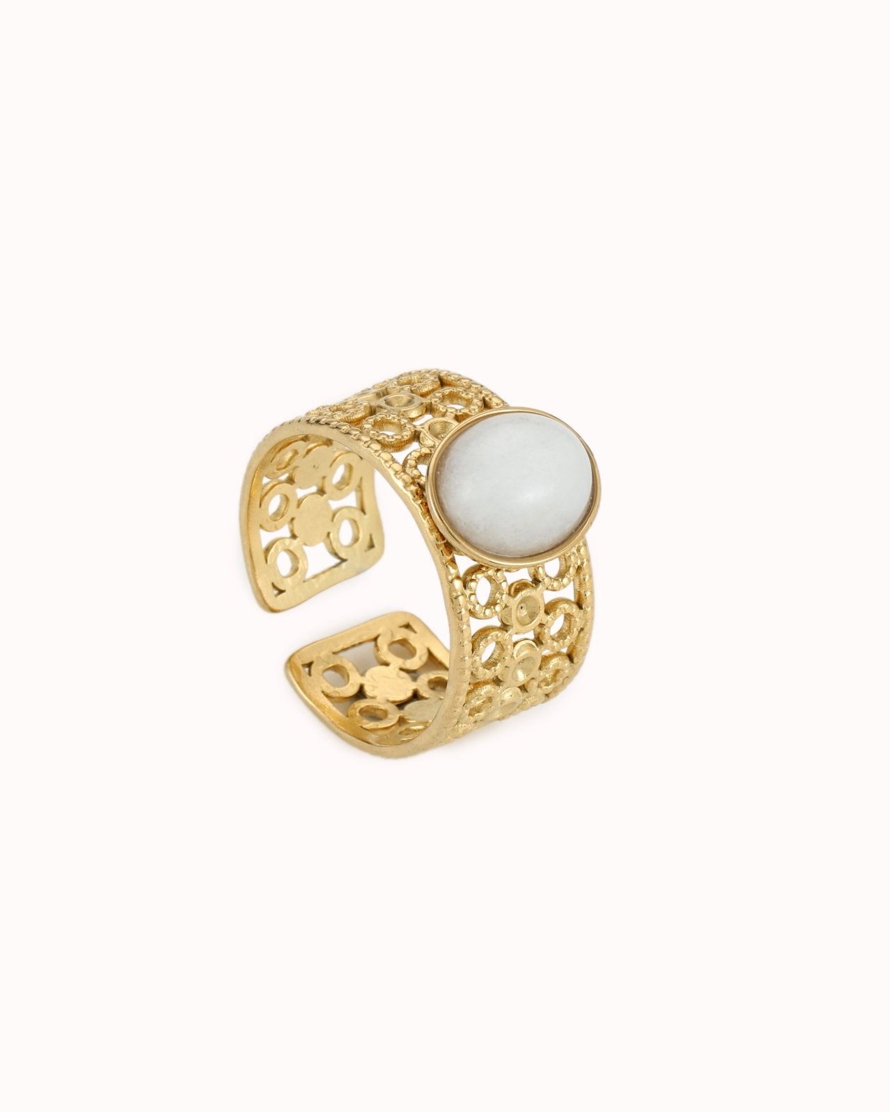 Goudkleurige ring met witte steen - Nouka