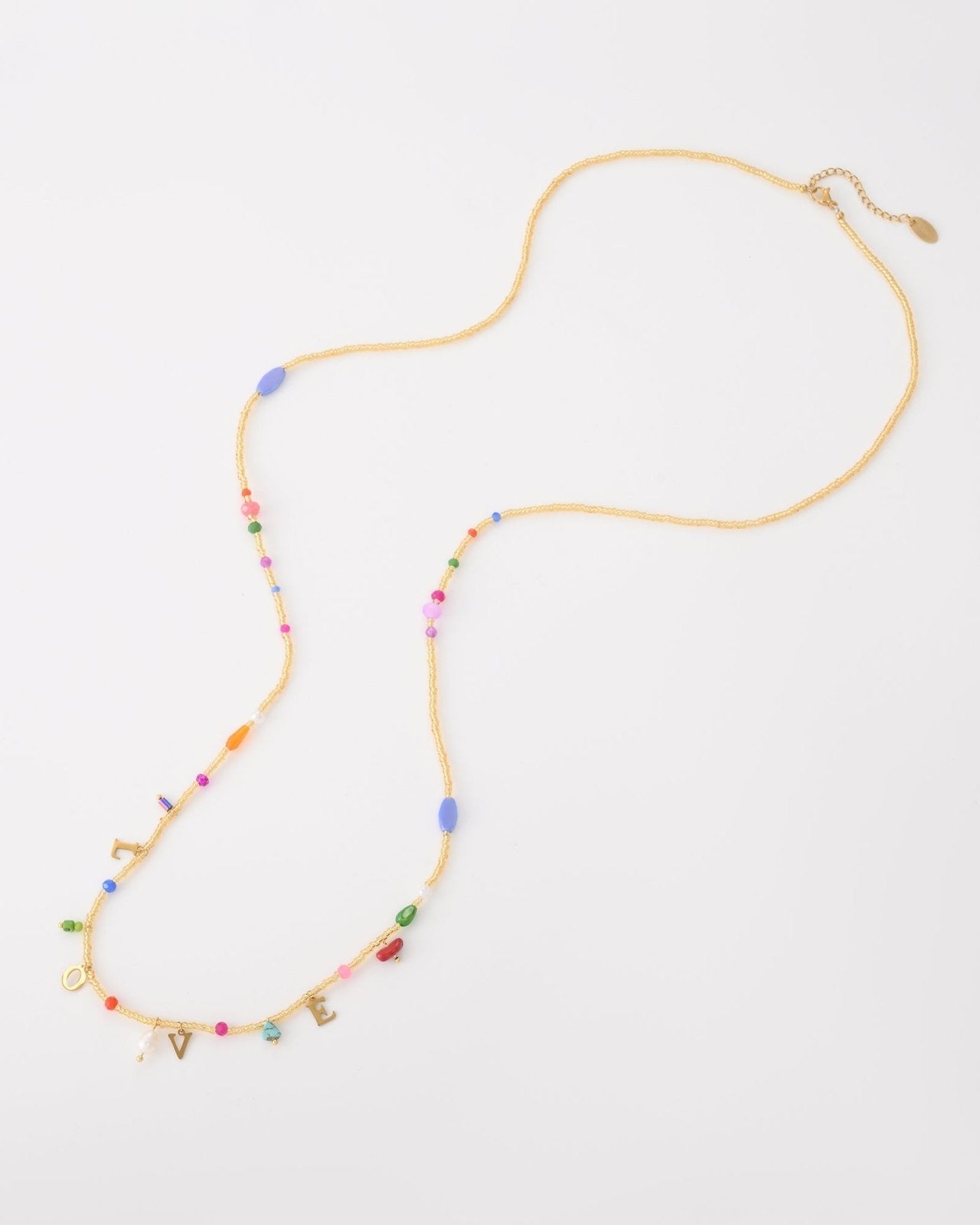 Goudkleurige ketting met multicolor kralen en ''LOVE'' hangers - Nouka