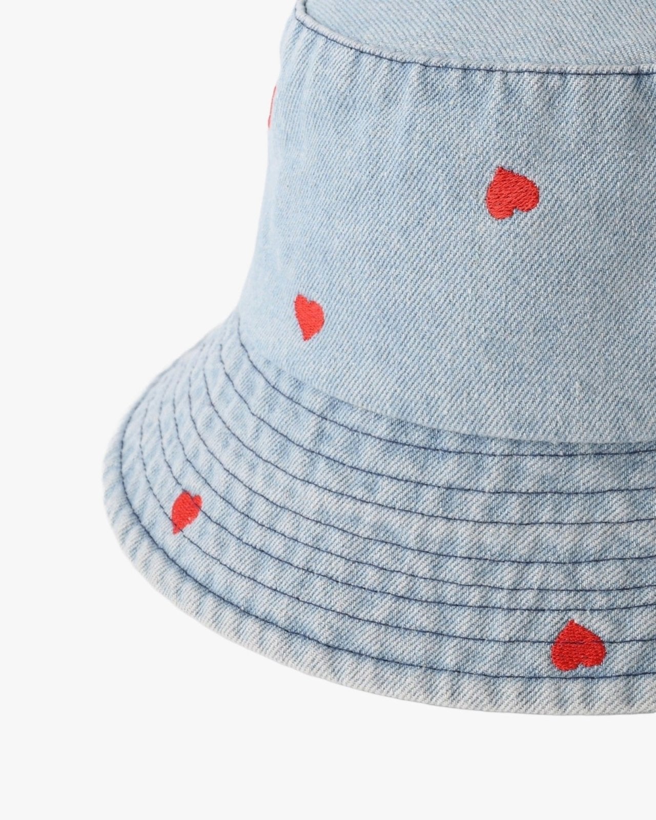 Licht blauwe denim bucket hat met hartjes - Nouka