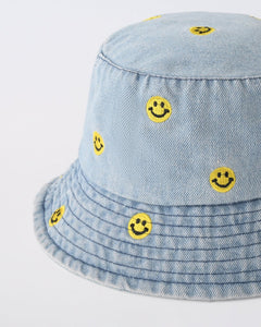 Licht blauwe denim bucket hat met smileys - Nouka