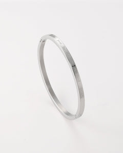 Zilverkleurige bangle met ''I love you to the moon and back'' tekst - Nouka