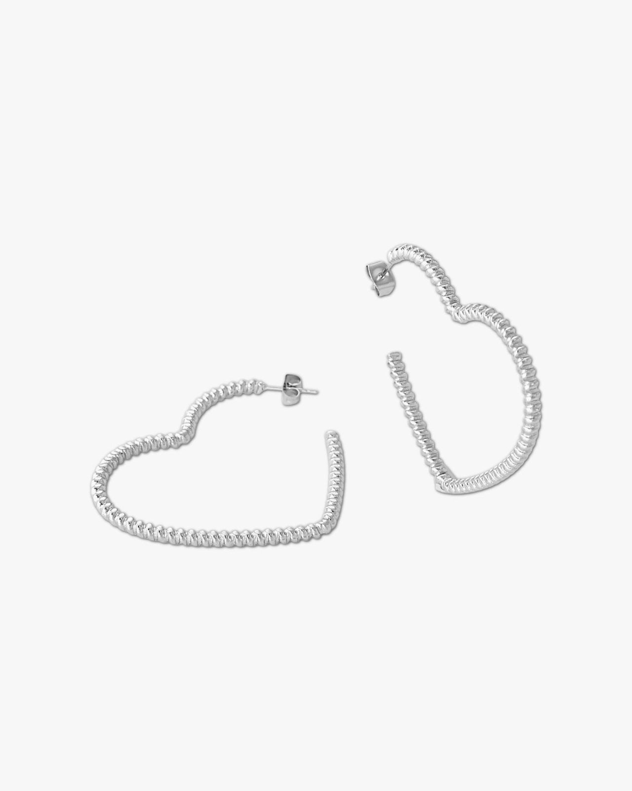 Zilverkleurige hart oorbellen - Nouka