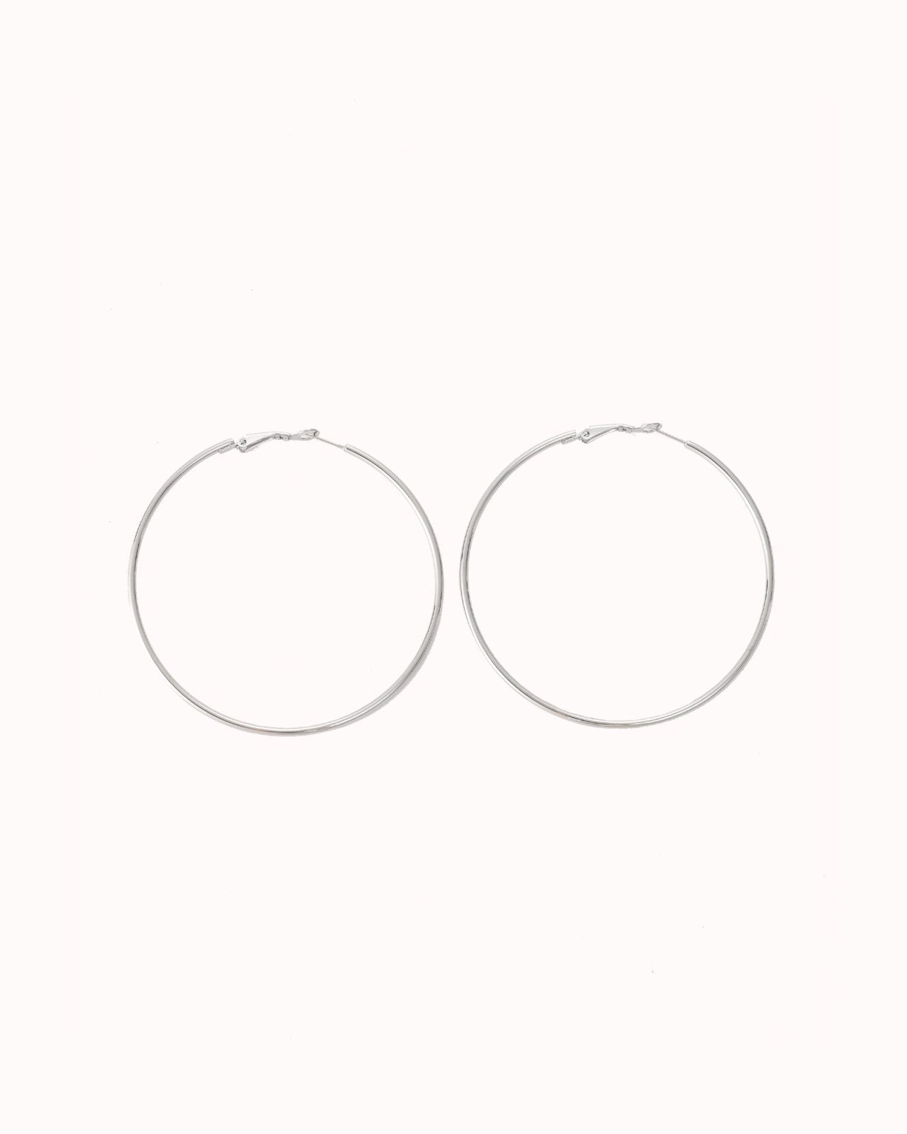 Zilverkleurige minimalistische hoops 50mm - Nouka