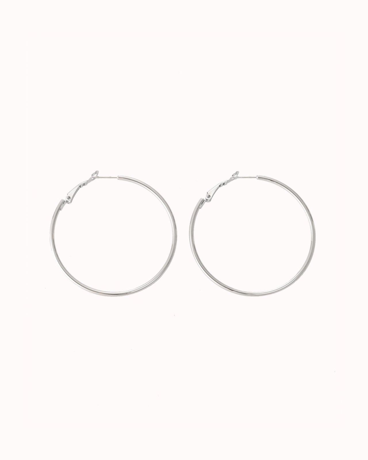 Zilverkleurige minimalistische hoops 70mm - Nouka