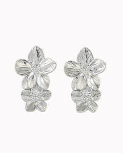 Zilverkleurige oorbellen met bloemen - Nouka